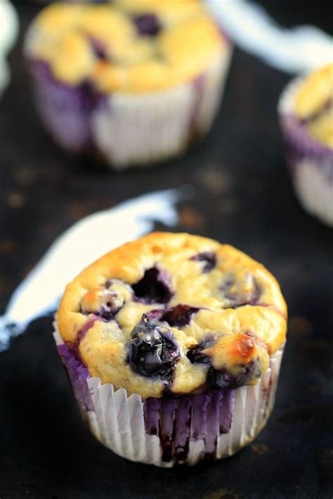 In a large bowl, mix the oats, brown sugar, baking powder, salt and cinnamon. Blueberry Oatmeal Greek Yogurt Muffins - Healthy Bluberry ...