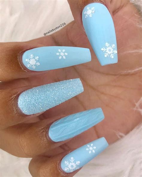 Snowflake Nail Design Image By 🦋 𝒥𝑒𝓈𝓈𝒾𝒸𝒶 🦋 On и α ι ℓ ѕ Holiday