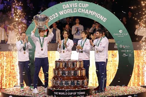 Trionfo Azzurro Litalia Vince La Coppa Davis Dopo 47 Anni Australia