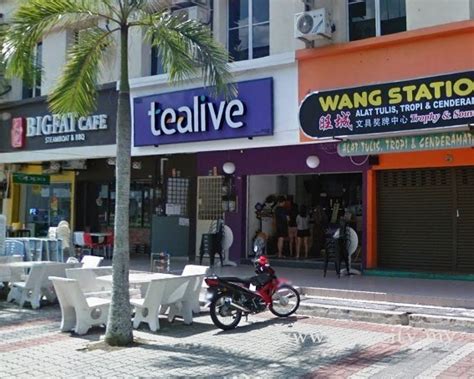 Bandar ini ialah bandar yang terbesar di selatan perak berbanding dengan kampar, tapah. Tealive @ Teluk Intan - Teluk Intan, Perak