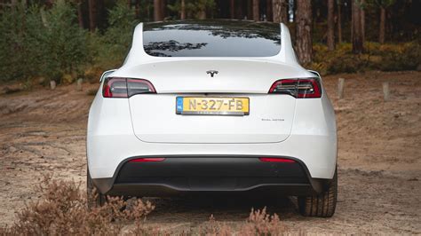 Tesla Model Y Review And Prices 2023 Autotrader Uk