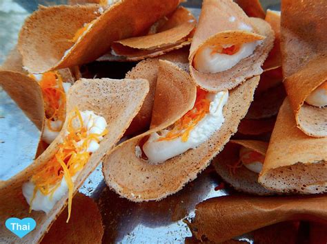 You must be familiar with hong kong style egg tarts if you like cantonese dim sum. Love Thai Maak: 10 Thai Desserts You Must Try in Thailand