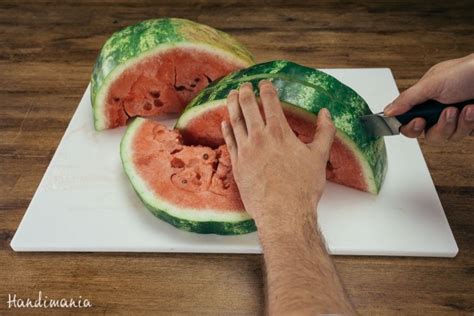 trick zum schneiden einer wassermelone in stäbchen