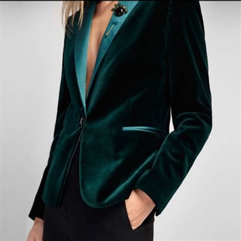 Massimo Duttis Green Velvet Blazer Green Velvet Blazer Velvet Jacket Outfit Velvet Jackets