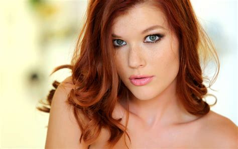 X Mia Sollis Redhead Freckles Women Face Wallpaper