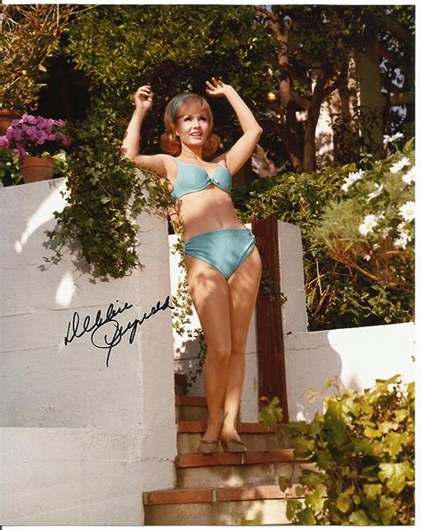 Debbie Reynolds In Bikini Hand Signed 8 X 10 Photo C Of A Glamour Shot