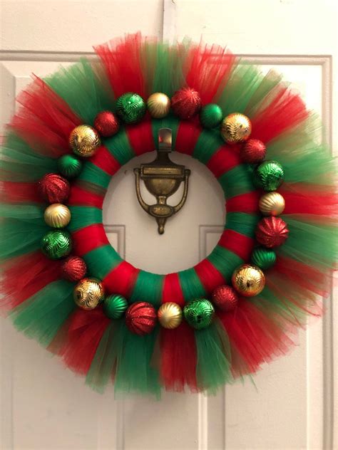 As an amazon associate i earn from qualifying purchases. Christmas Tutu Wreath, Christmas Tulle Wreath, Christmas Wreath | Christmas wreaths, Diy ...