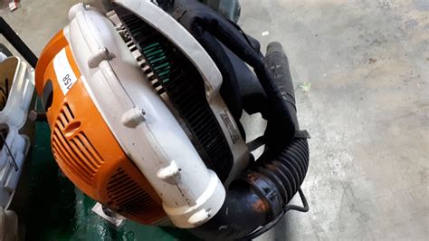 Watch how to start both types of backpack blowers in the videos below: STIHL BR 600 GAS POWERED BACKPACK BLOWER - Big Valley Auction