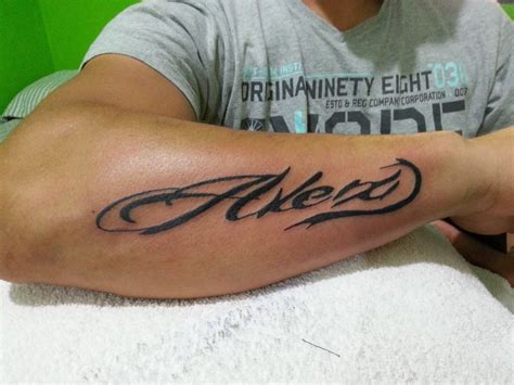 Introducir 66 Imagen Tatuajes De Nombre Alexander En El Brazo