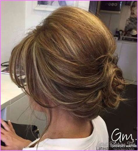 It's a showstopper style with little time and effort required! Quick Short Hair Updos - LatestFashionTips.com