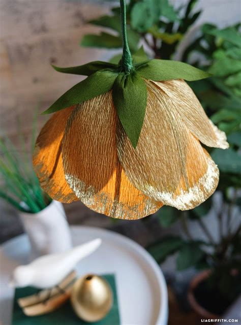 Make A Gorgeous Diy Flower Pendant Light With Crepe Paper Flower Lamp