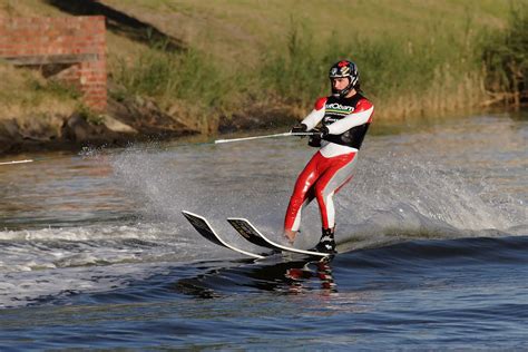 Water Ski Buying Guide Beginners Intermediates And Advanced Skiers