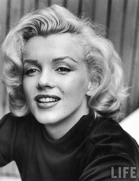 Fascinating Vintage Photos Of Marilyn Monroe At Home In 1953 Vintage