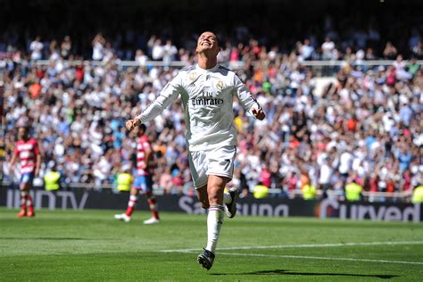 With 3 games remaining in the la liga title race, real madrid knows nothing less than 3 points will do when they travel south to take on granada at los cármenes stadium. Real Madrid Vs. Granada / Real Madrid Vs Granada Betting Tips Latest Odds Team News Preview And ...