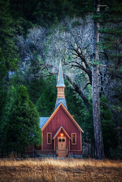 Little Church In Yosemite Old Country Churches Old Churches Beautiful Buildings Beautiful