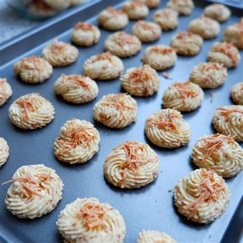 Dulu resep ku kering semprit sagu hanya memiliki rasa original yaitu kue semprit vanilla. Aneka Resep Kue Kering untuk Lebaran 2021 Unik dan Cantik - Wisatainfo