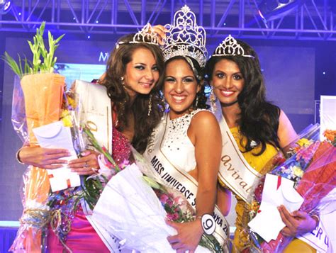 Stephanie Siriwardhana Crowned As Miss Universe Sri Lanka 2011 Sri