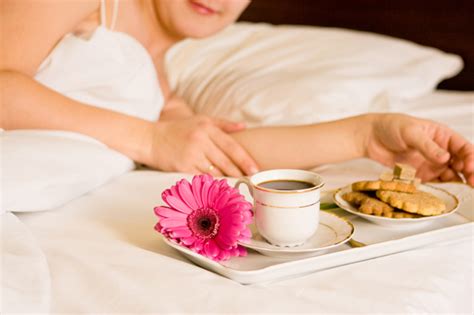 tips for dad how to make “breakfast in bed” for mom on mother s day supermommy
