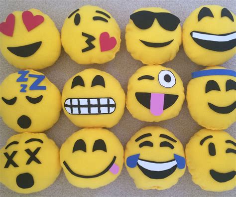 Diy Emoji Pillows 6 Steps With Pictures Instructables