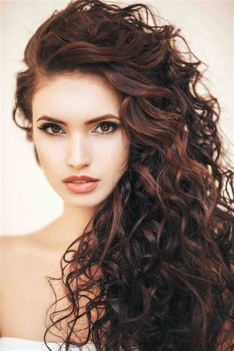 The entire hair is layered for movement and. Curly-hairstyles-for-women-2020-2021-20-1 - Hair Colors