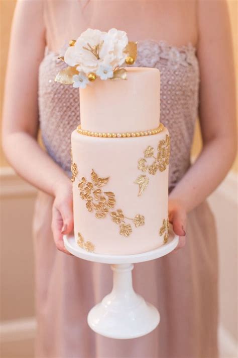 30 Gold Wedding Cake Ideas That Sweeten Your Big Day Deer Pearl Flowers