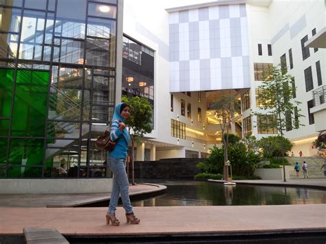 Puchong is a major urban township, with a population approximately 400,000. Setia Walk Mall Puchong - IEZANA STORY