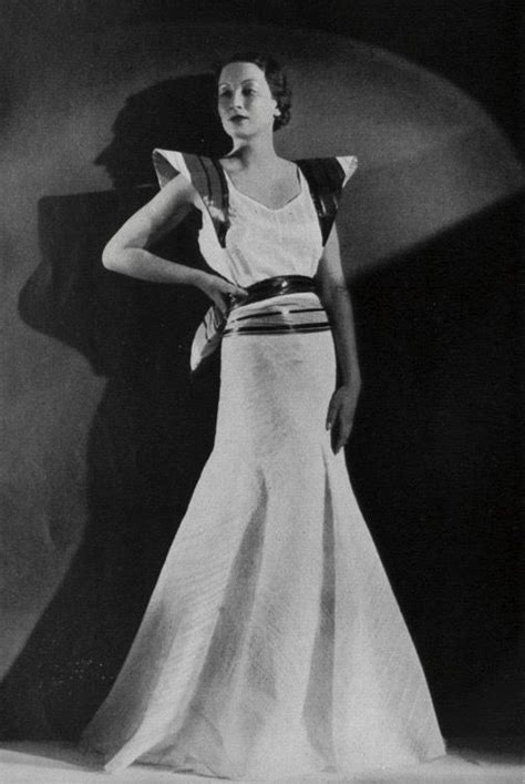Épinglé Par 1930s 1940s Women S Fashion Sur 1930s Evening Wear Wing Sleeves