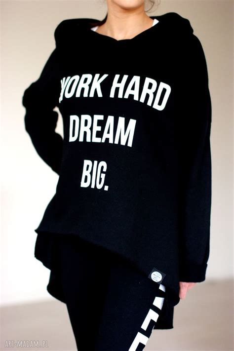 intrygujące bluzy fajna czarna bluza bluzka wkładana z kapturem napisem nadrukiem work hard