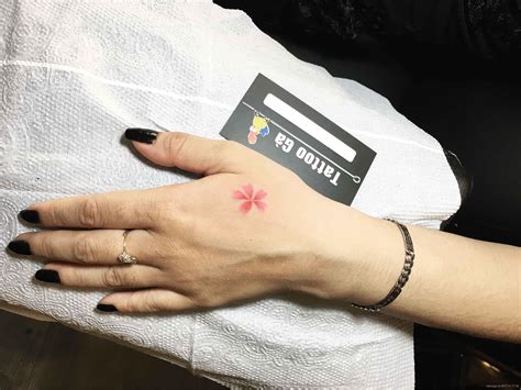 We did not find results for: Hình xăm hoa mini ở bàn tay cho nữ - Tattoo Gà