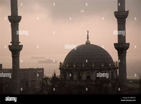 Mosque On The Bosphorus Straight In Istanbul Turkey Stock Photo Alamy