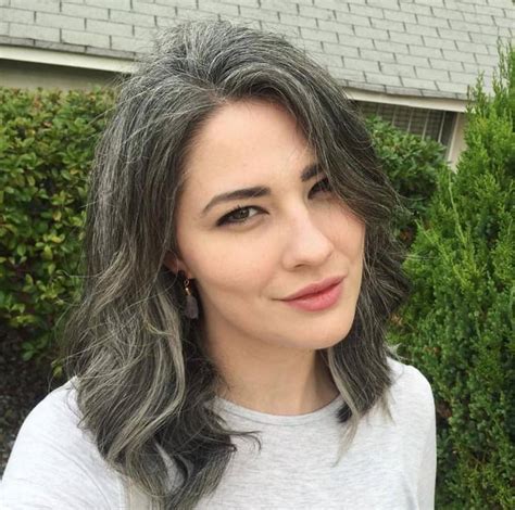 Salt And Pepper Hair Color Make Your Gray Hair Look Super Trendy