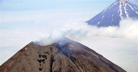 Volcano Erupts In Southwest Alaska Sending Ash 20 000 Feet