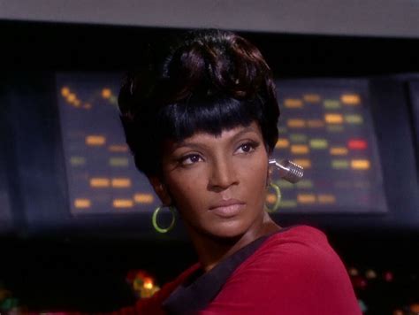 What Made Nichelle Nichols Essential To Star Trek As Uhura Los