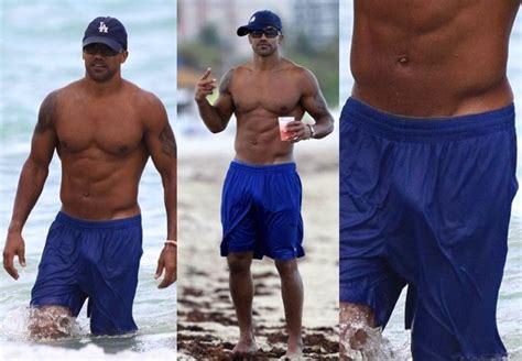 PHOTOS Wow Shemar Moore Practically Naked On The Beach In Miami Shemar Moore Wife Zimbio
