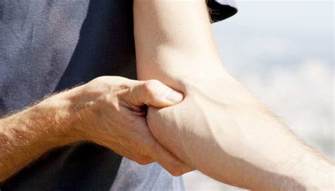 10 Proven Ways To Fix Inner Elbow Pain From Lifting Weights Flab Fix