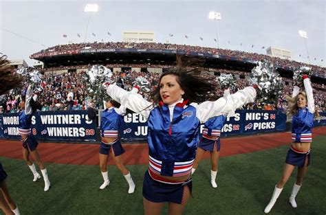 Buffalo Bills Cheerleaders Allege Minimum Wage Violations In Lawsuit Against Team Thinkprogress