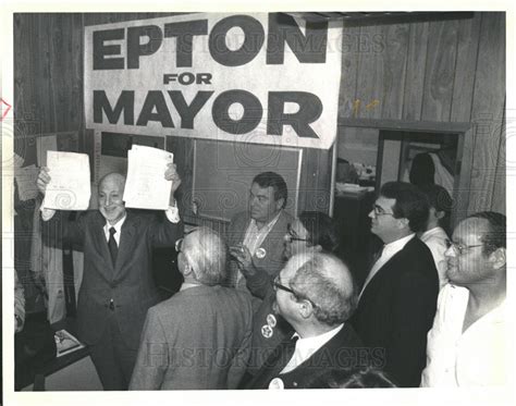 1986 Press Photo Mayoral Candidate Bernard Epton Receives Endorsements