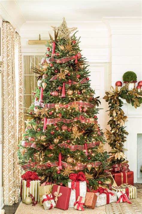 New Ideas For Christmas Tree Garland Southern Living