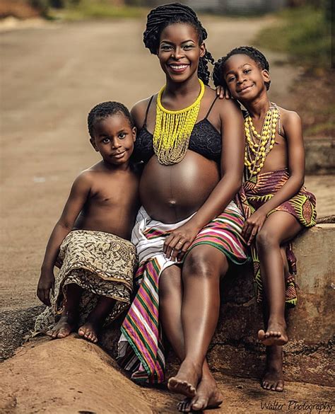 Ugandan Photographer Beautifully Captures The Life Of A Pregnant Wife Mum In An African