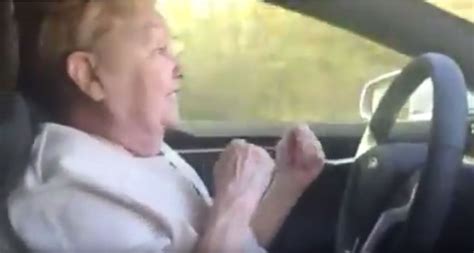 ¿y Si Una Abuela De 70 Años Prueba El Autopilot De Tesla