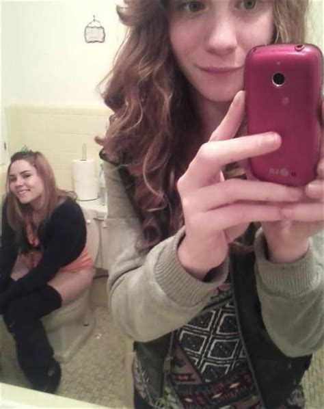 Bathroom Selfies Are Epic Fail Funny Funny Selfies Funny Pictures