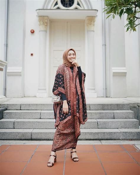 Inspirasi Model Batik Hijab Untuk Kerja Formal Nan Berkelas Photo