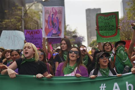Así Fue Marcha Del Día Internacional De La Mujer En La Cdmx Plumas