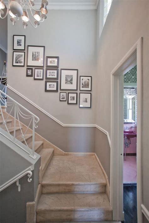 Chic Ways To Decorate Your Staircase Wall 2022