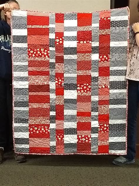 An Easy Strip Quilt For A Charity Quilt Or Quick T For Baby Quilt