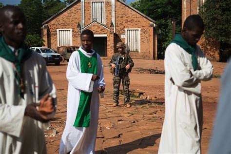 Centrafrica Islamisti Bruciano Chiese E Sgozzano Cristiani E I