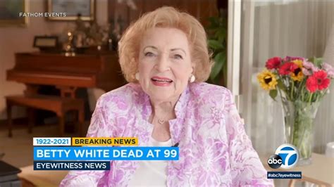 betty white america s golden girl dies at 99 l abc7 youtube