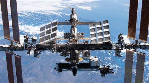 Кой командва на Международната космическа станция Russia Beyond България