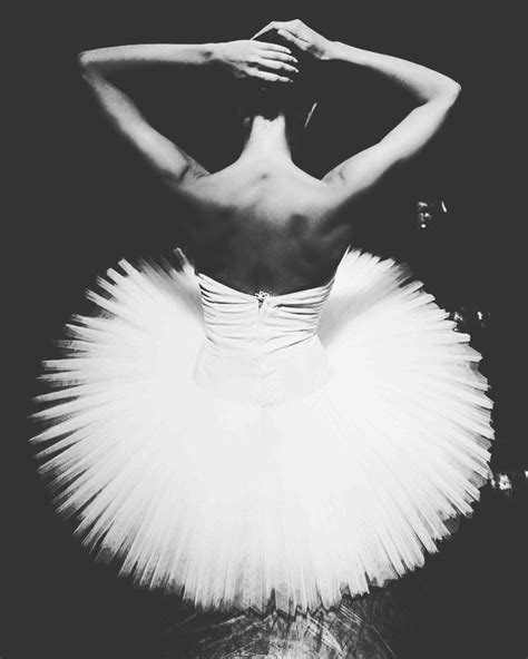 Pin By Izzy Roever On Dance Aesthetic Ballerina Photography Ballerina Poses Black And White