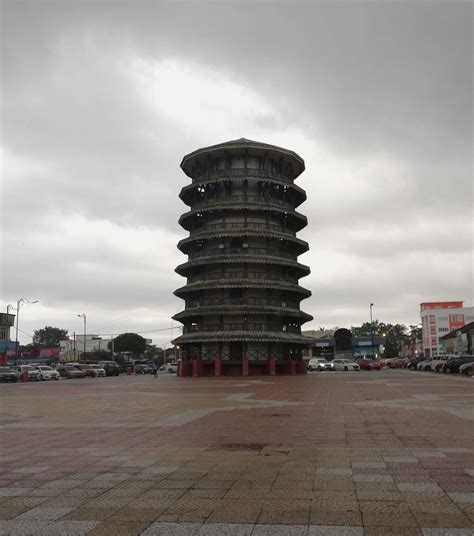 The leaning tower of teluk intan. Menara condong Teluk Intan Perak·····Leaning Tower | Tower ...